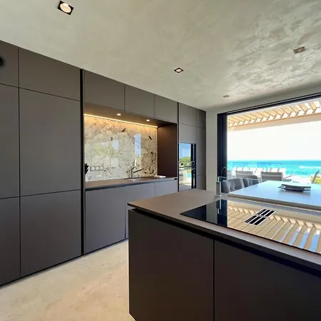 Onlysea Villa